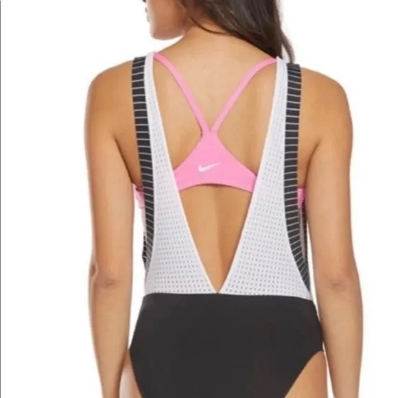 Nike swimsuit - Picture 2 of 5